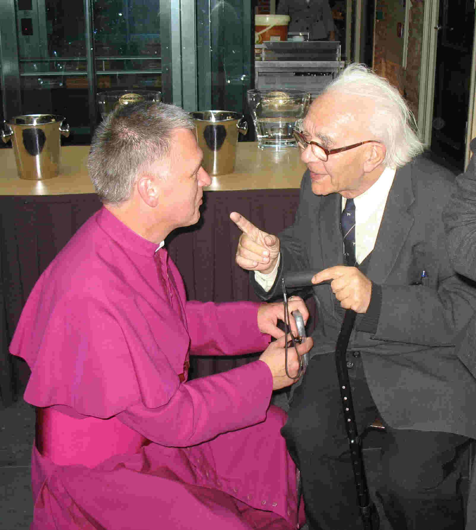 Pater Jan van Kilsdonk met bisschop Dick